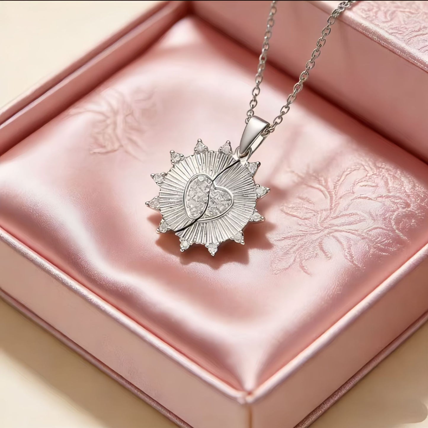 Casual And Versatile Little Sun Retro Elegant Necklace