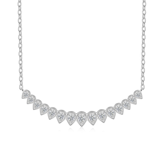 A Luxurious And Fashionable Minimalist Jewelry Pendant Necklace Featuring Top-quality Moissanite, Made Of S925 Silver Electroplated With Platinum.