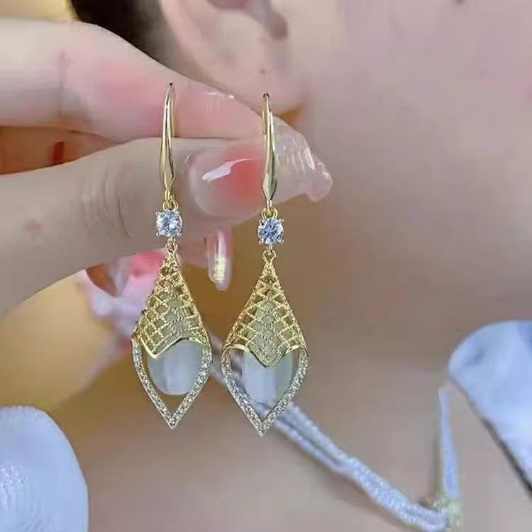 Light Luxury Champagne Gold Diamond-Shaped Pearl Threader Earrings, Elegant Long Dangle Earrings With Zircon Inlay