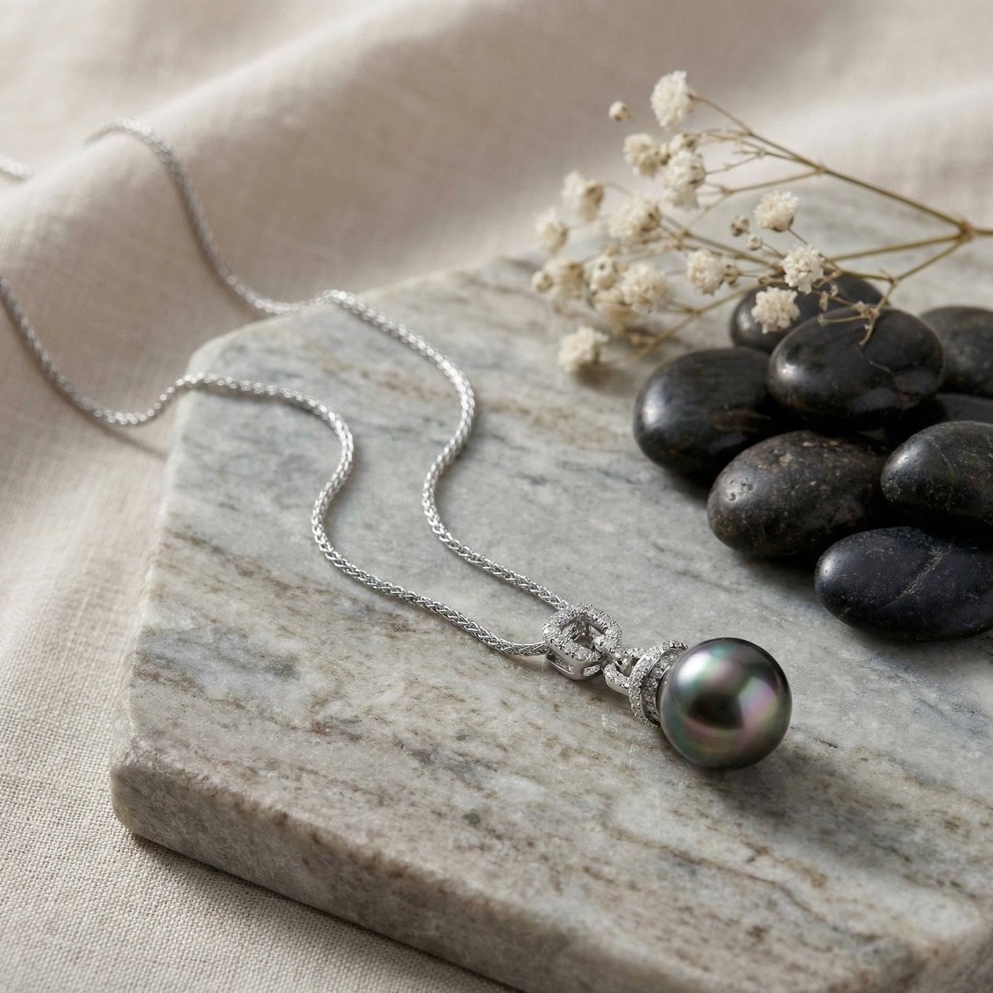 925 Sterling Silver Elegant Tahitian Black Pearl Pendant Necklace with Brilliant Diamond Accents