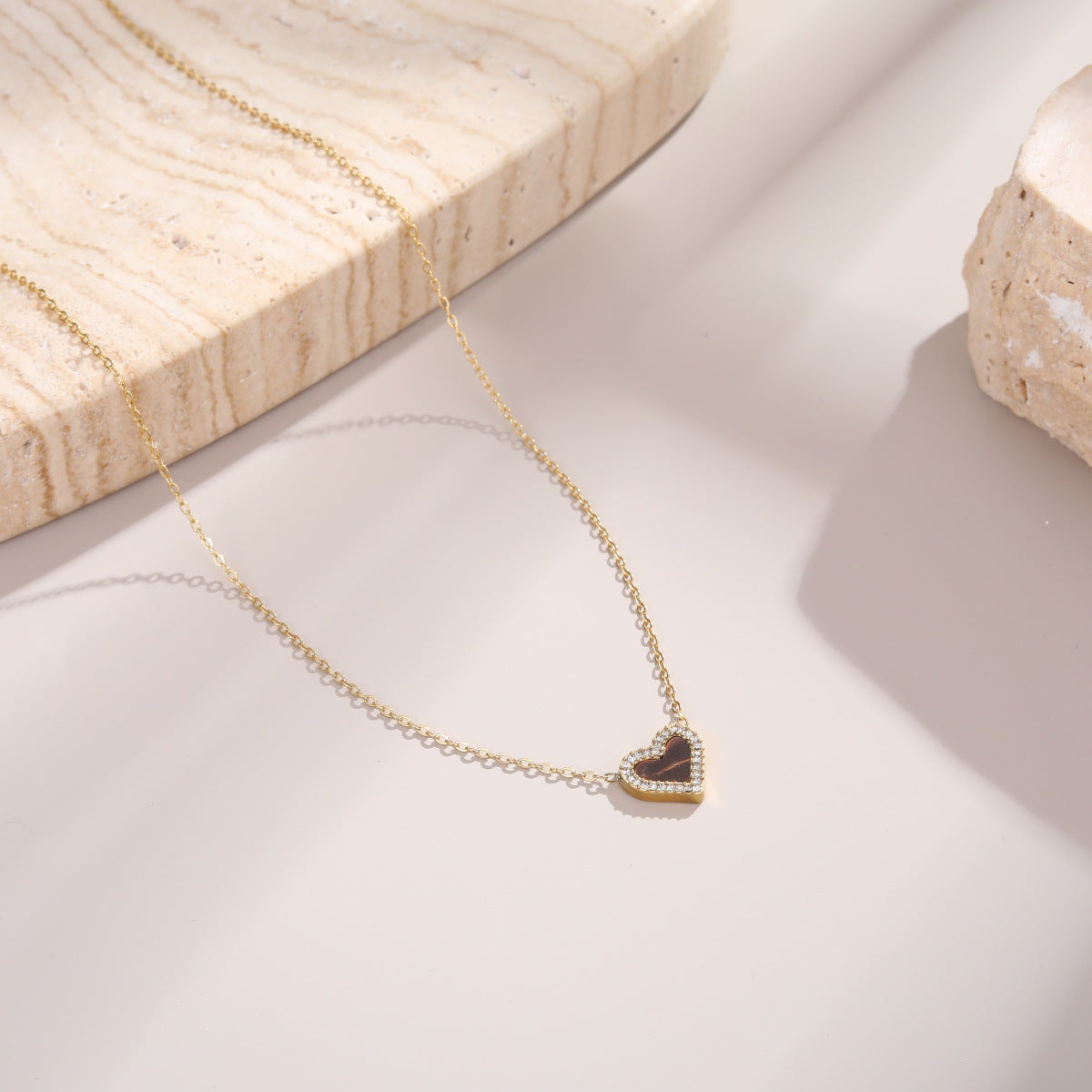 18K Gold KoreanJapanese Style Fashionable Heart Necklace Versatile For Women