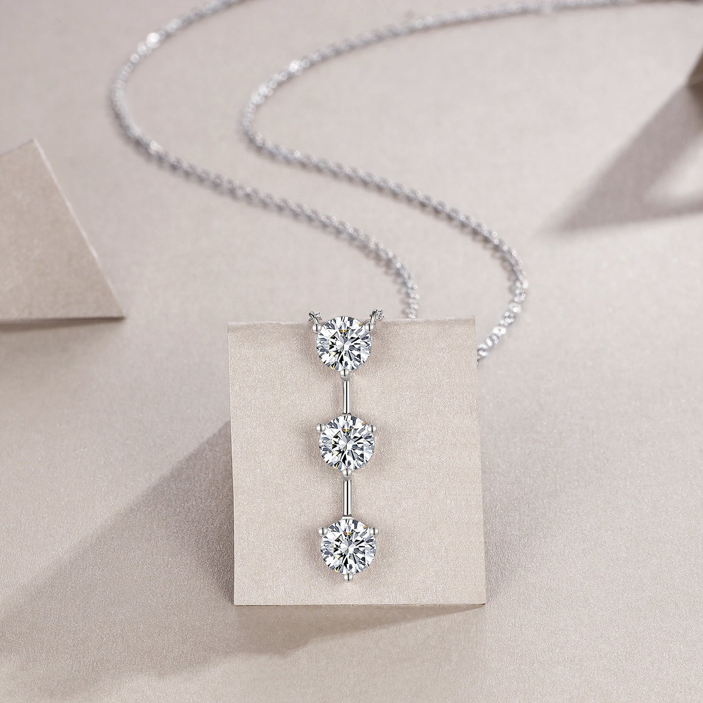 1 Carat Silver Necklace Pendant Set With Top Grade Moissanite, Made Of S925 Silver Plated Platinum.